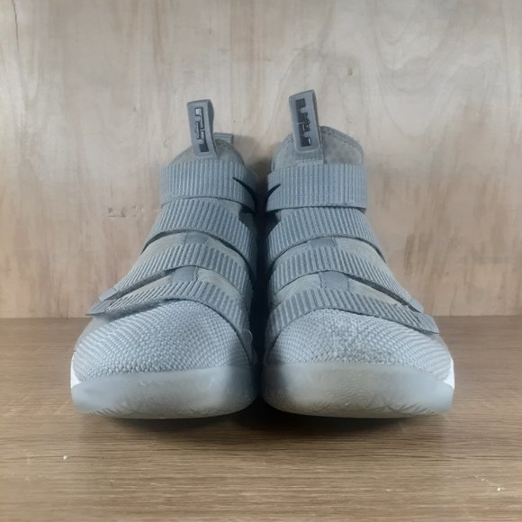 NIKE LEBRON JAMES ZOOM 943-155-002 SIZE 10.5 HIGH TOP SNEAKERS GREY - Picture 4 of 16